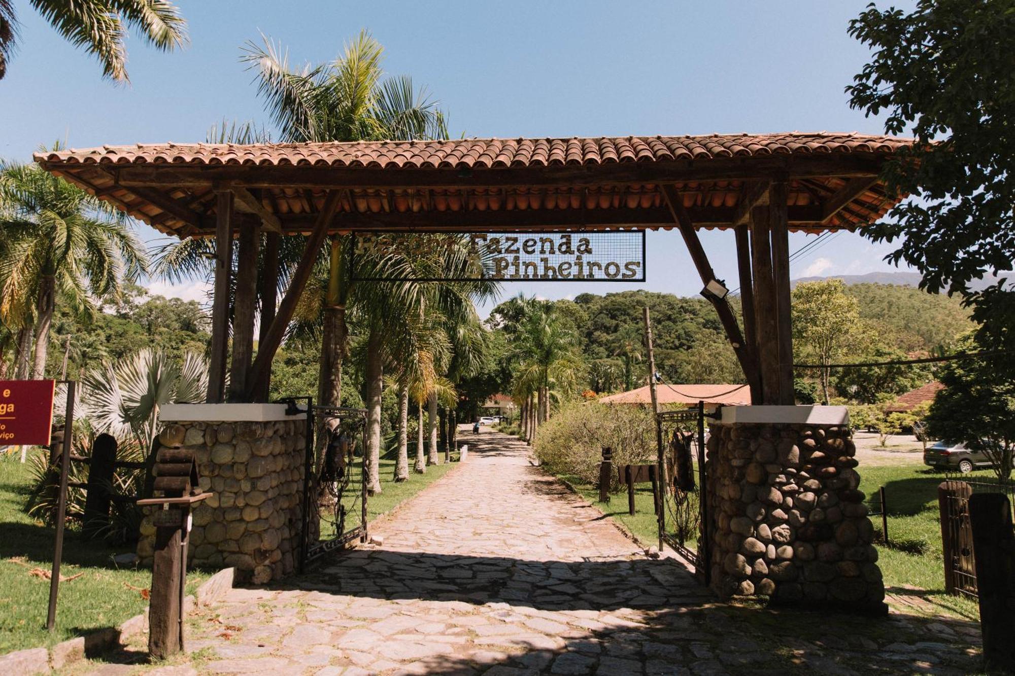 Resort Fazenda 3 Pinheiros إنجينهيرو باسوس المظهر الخارجي الصورة